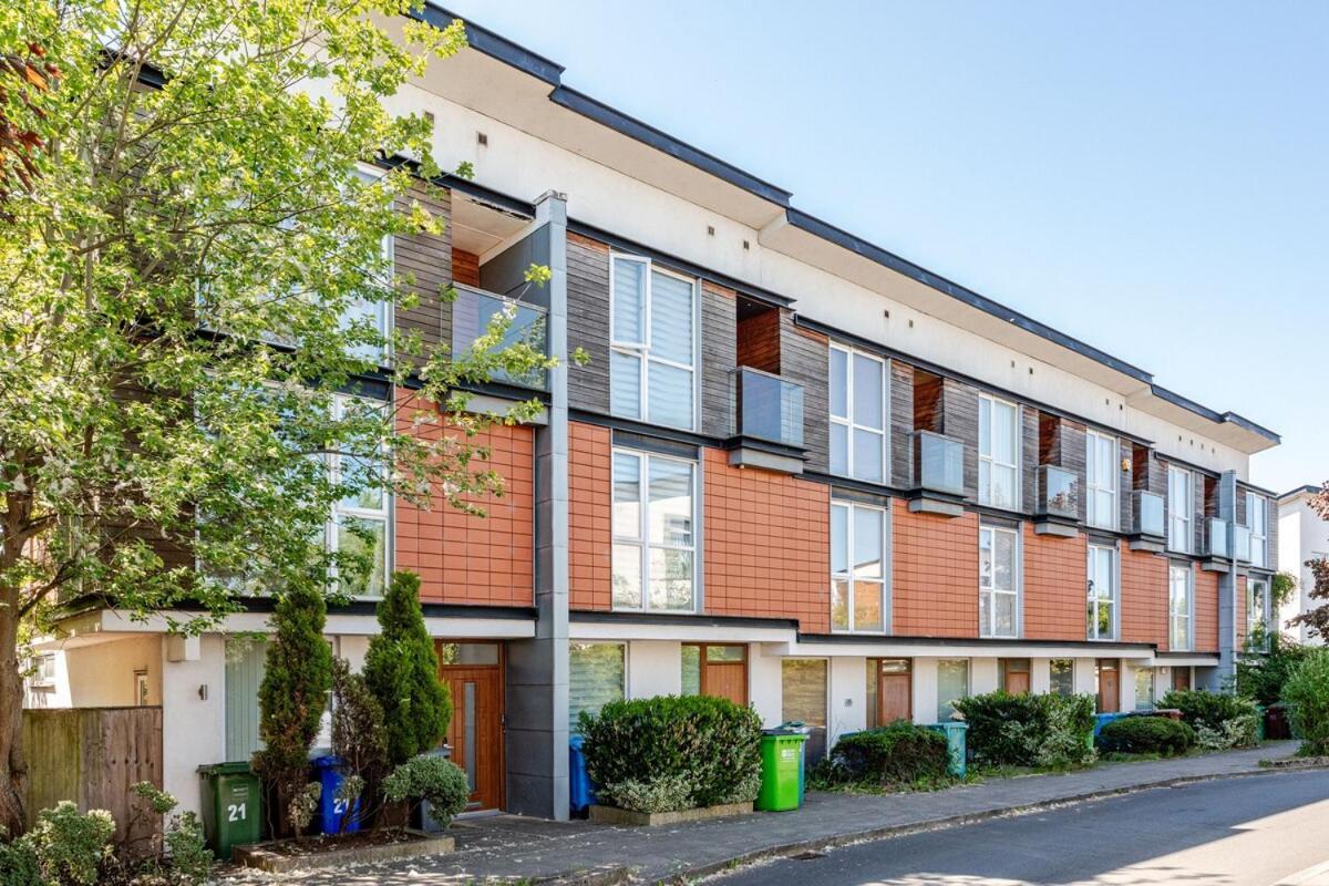 Comfortable 3-Storey House With Free Car Parking Manchester Exteriér fotografie