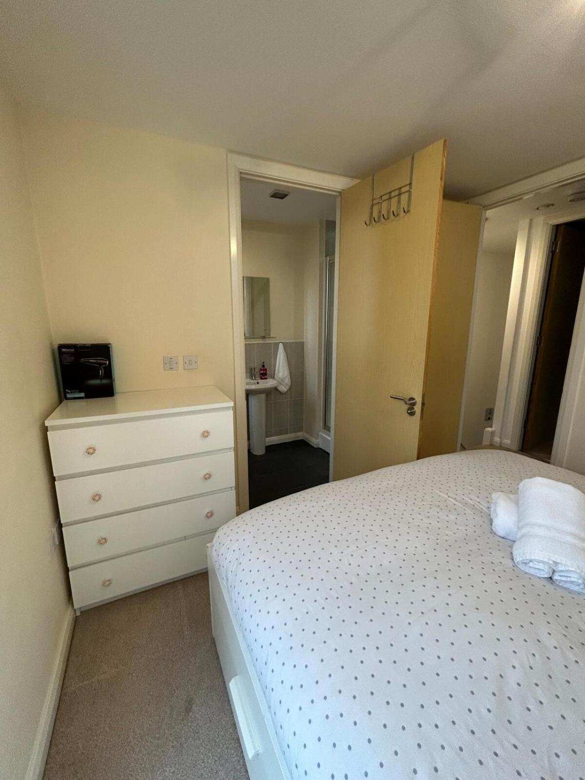 Comfortable 3-Storey House With Free Car Parking Manchester Exteriér fotografie