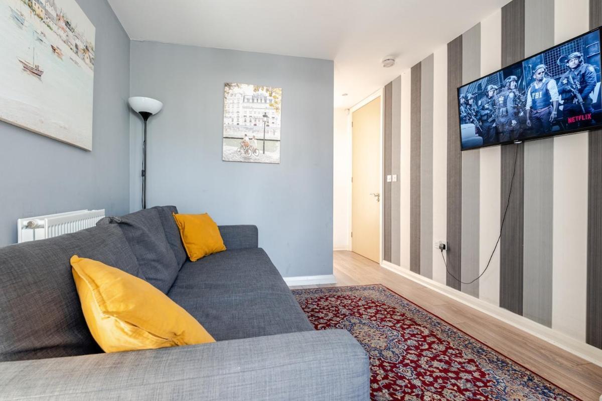 Comfortable 3-Storey House With Free Car Parking Manchester Exteriér fotografie