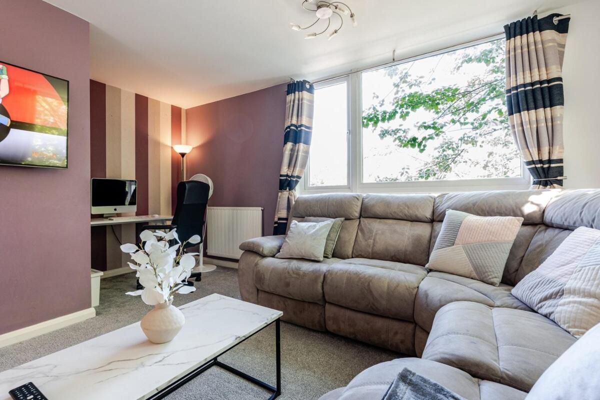 Comfortable 3-Storey House With Free Car Parking Manchester Exteriér fotografie